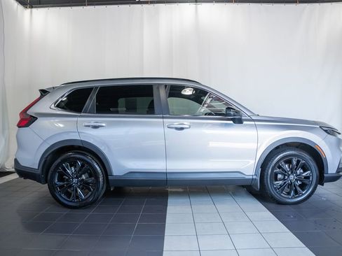 Used 2024 Honda CR-V Sport Touring image 3