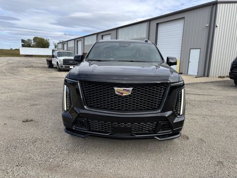 Used 2025 Cadillac Escalade V w/ LPO, ONYX Package image 2