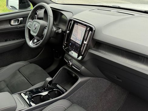 Certified 2023 Volvo C40 P8 Recharge Plus AWD/4WD image 16