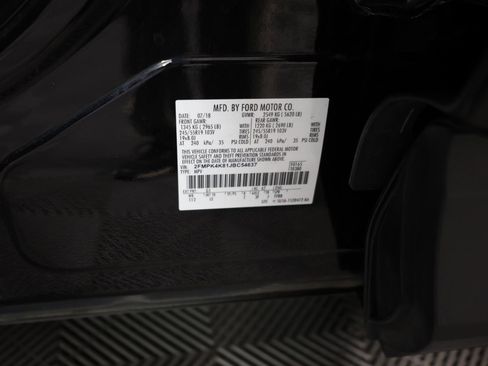 Used 2018 Ford Edge Titanium image 26