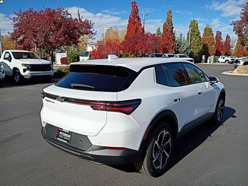 New 2026 Chevrolet Equinox EV LT image 11