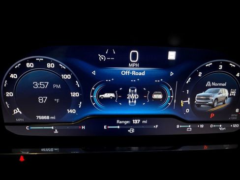 Used 2022 Chevrolet Suburban LT AWD/4WD image 35