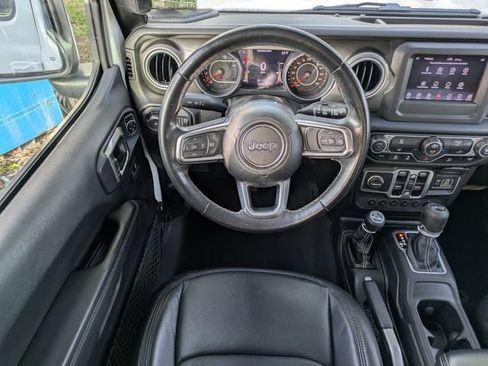 Certified 2018 Jeep Wrangler Unlimited Sahara AWD/4WD image 11