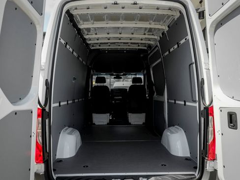 Used 2026 Mercedes-Benz Sprinter 2500 image 11