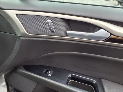Used 2016 Ford Fusion SE w/ Equipment Group 202A FWD image 82
