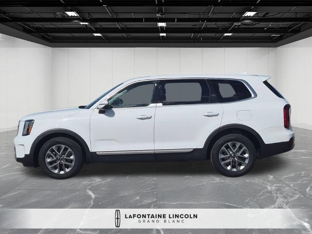 Used 2023 Kia Telluride LX FWD image 2