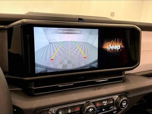 Used 2025 Jeep Wrangler Unlimited Sahara w/ Safety Group image 31