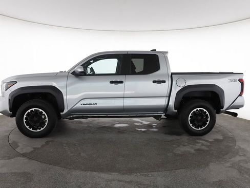 Used 2024 Toyota Tacoma TRD Off-Road AWD/4WD image 7