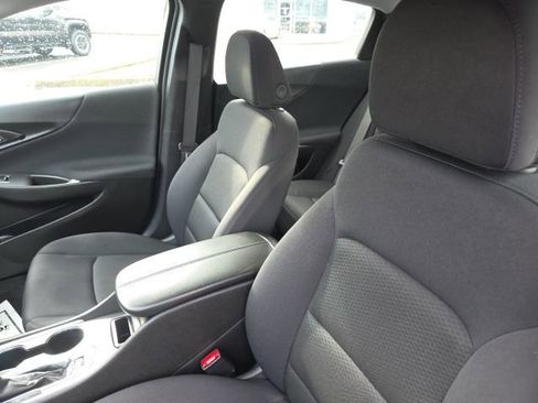 Used 2025 Chevrolet Malibu LT image 9