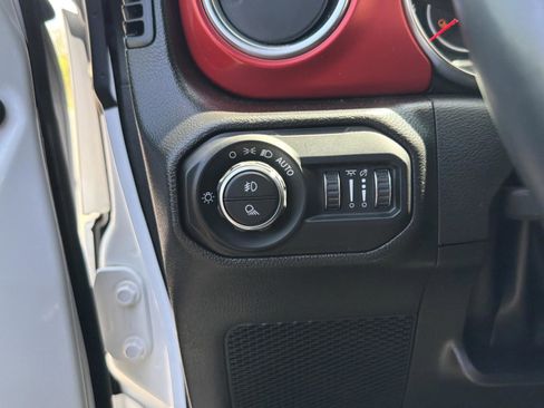 Used 2022 Jeep Gladiator Rubicon w/ LED Lighting Group image 18