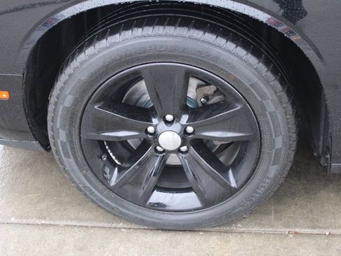 Used 2018 Dodge Challenger SXT image 11