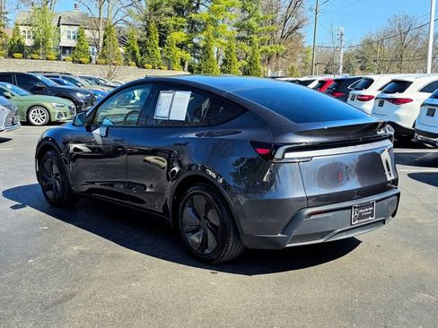 Used 2026 Tesla Model Y Long Range image 12