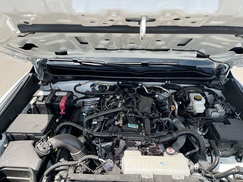 Used 2025 Toyota Tacoma SR5 AWD/4WD image 28
