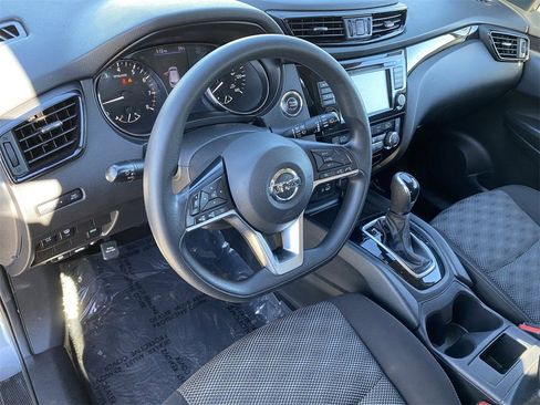 Certified 2019 Nissan Rogue Sport SV image 17