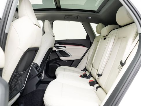 New 2025 Audi Q5 Prestige image 22