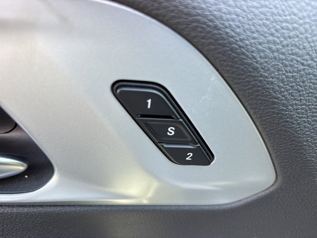 Used 2026 Chrysler Pacifica Limited FWD image 25