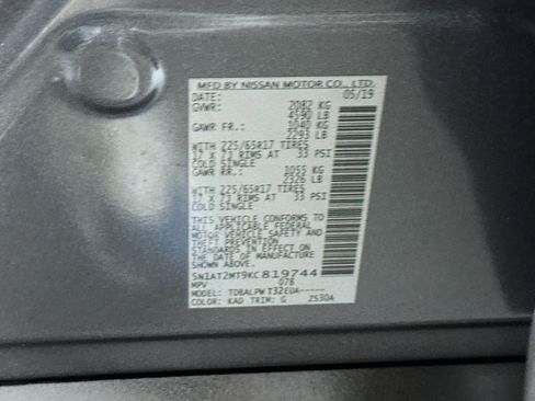 Used 2019 Nissan Rogue S FWD image 39