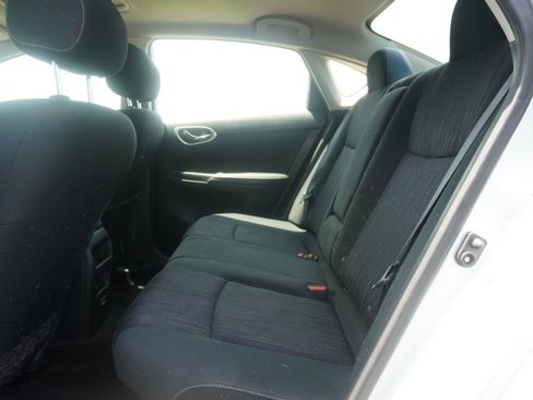 Used 2019 Nissan Sentra SV w/ Special Edition Package FWD image 17