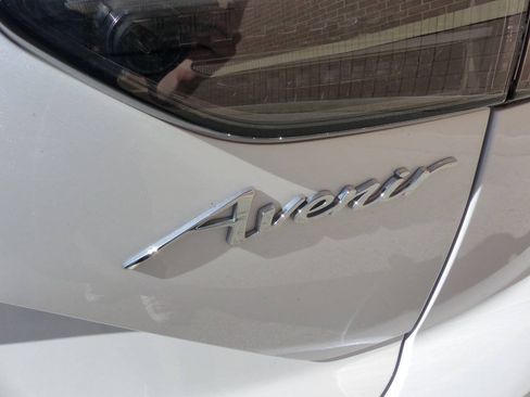 Used 2025 Buick Envision Avenir AWD/4WD image 8