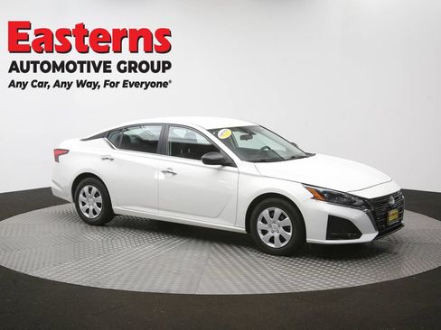 Used 2024 Nissan Altima 2.5 S FWD image 46