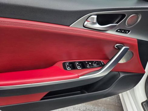 Used 2020 Kia Stinger GT1 RWD image 10