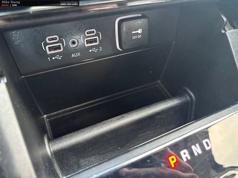 Used 2023 Jeep Grand Cherokee Laredo AWD/4WD image 28