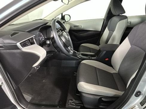 Used 2025 Toyota Corolla LE FWD image 11