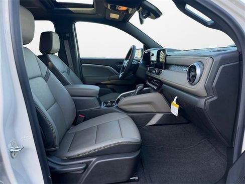 New 2026 Chevrolet Colorado ZR2 w/ Off-Road Front Bumper Package image 15