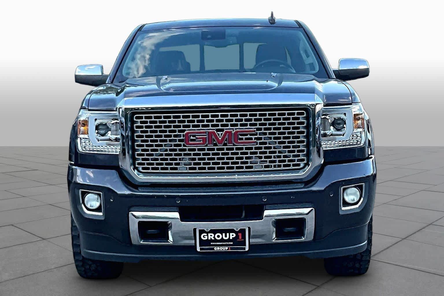 Used 2015 GMC Sierra 2500 Denali w/ Duramax Plus Package AWD/4WD image 4