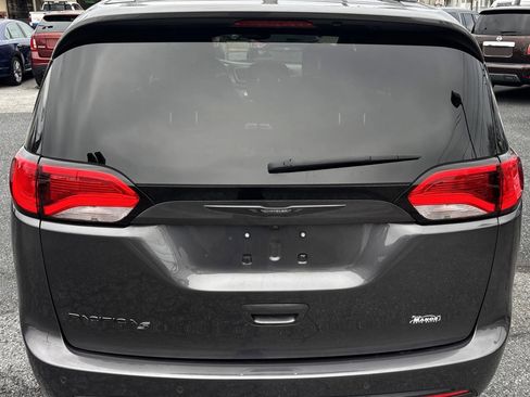 Used 2019 Chrysler Pacifica Touring-L Plus w/ S Appearance Package image 35