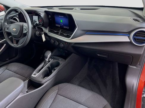 Used 2024 Chevrolet Trax LS w/ LS Convenience Package image 30