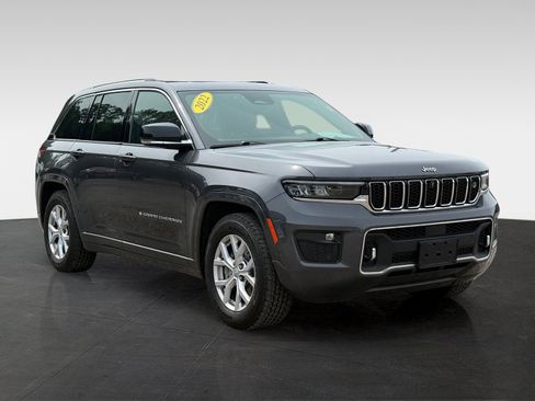 Used 2022 Jeep Grand Cherokee Overland w/ Adv Protech Group III AWD/4WD image 3