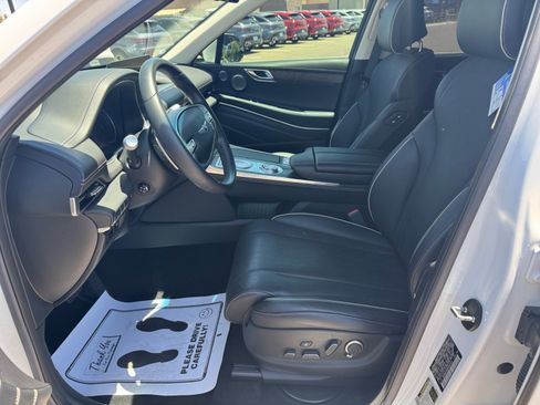 Used 2021 Genesis GV80 2.5T w/ Prestige Package 05 RWD image 14