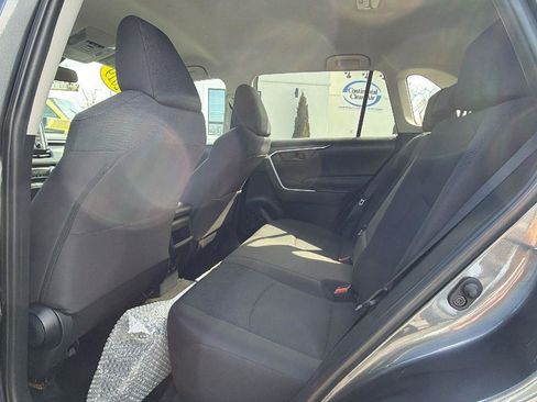 Used 2019 Toyota RAV4 LE image 27
