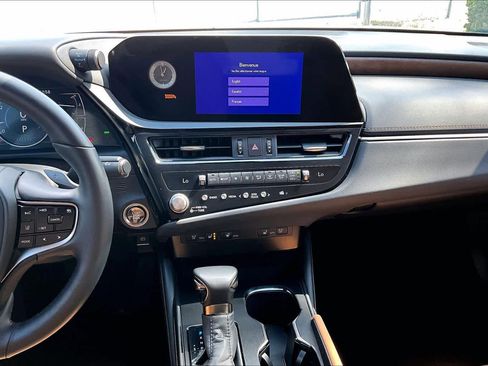 Used 2024 Lexus ES 350 w/ Premium Package image 7