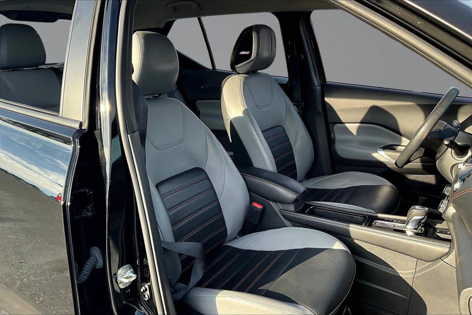 Used 2021 Nissan Kicks SR w/ SR Premium Package FWD image 7