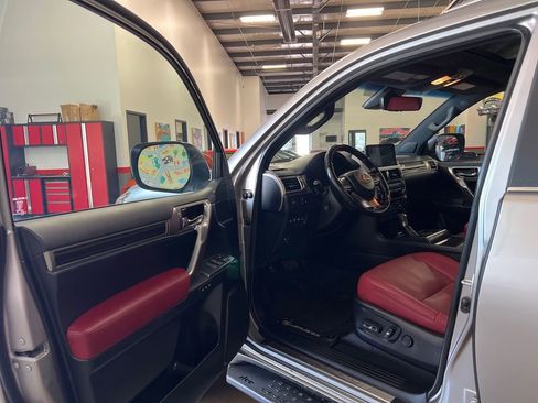 Used 2023 Lexus GX 460 Premium image 82