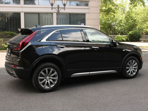 Used 2023 Cadillac XT4 Premium Luxury AWD/4WD image 7