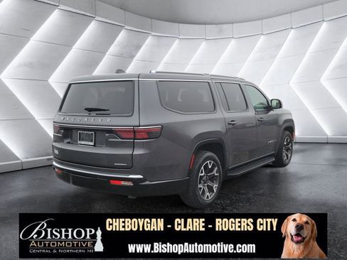 Used 2024 Jeep Wagoneer L Series III w/ Flexible Seating Group image 18