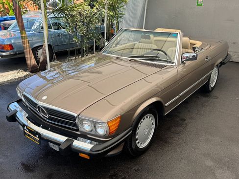 Used 1987 Mercedes-Benz 560 SL image 1