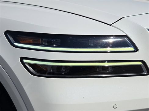 Used 2022 Genesis GV80 2.5T image 4