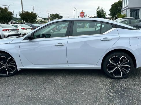 Used 2023 Nissan Altima 2.5 SR w/ SR Premium Package AWD/4WD image 9
