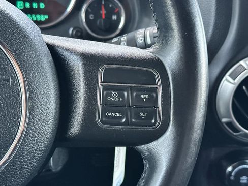 Used 2018 Jeep Wrangler Unlimited Sahara image 25