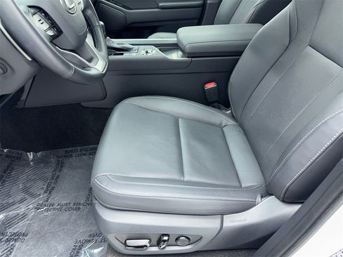 Used 2024 Lexus GX 550 image 37