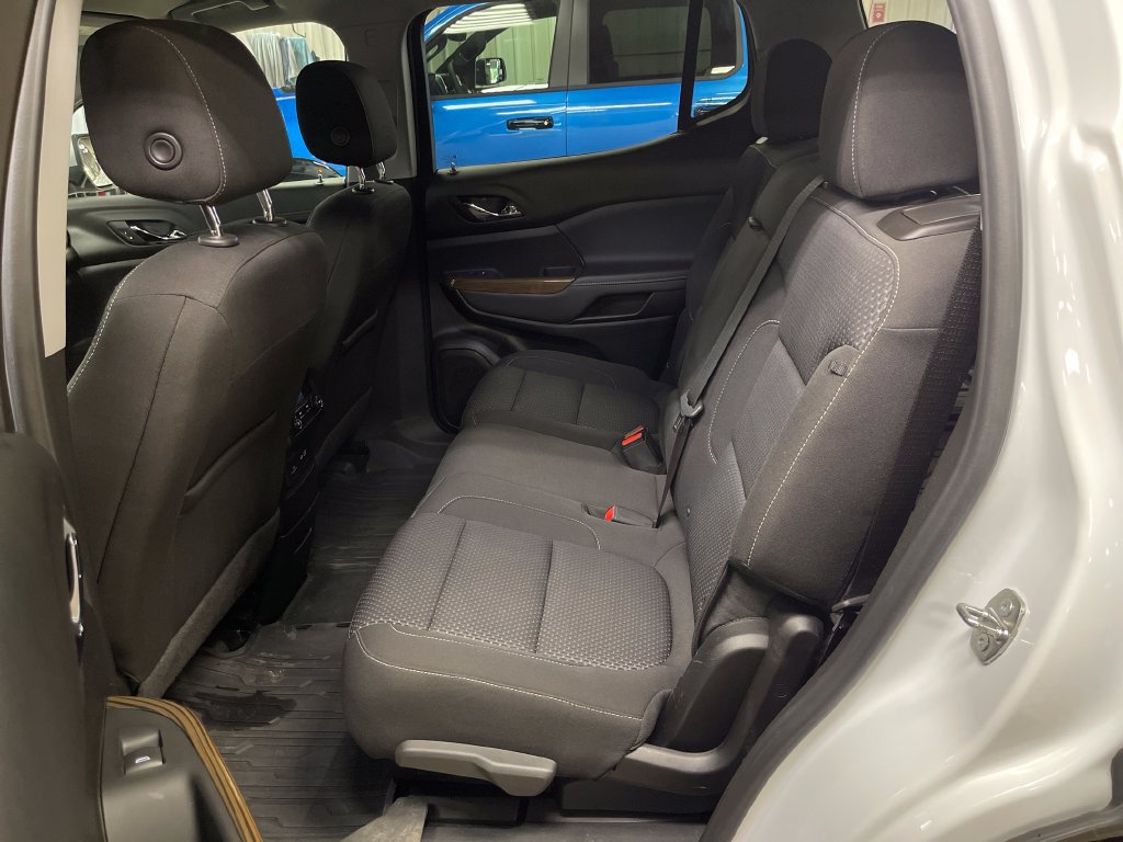 Used 2021 GMC Acadia SLE w/ Driver Convenience Package FWD image 25