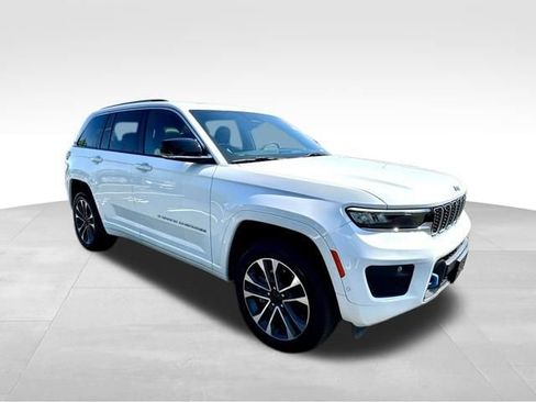 Used 2023 Jeep Grand Cherokee Overland AWD/4WD image 10