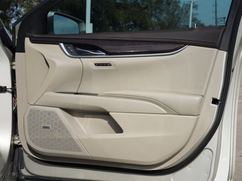 Used 2015 Cadillac XTS Luxury w/ Driver Awareness Package image 27