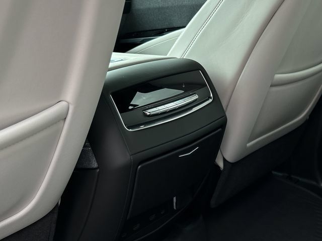 Used 2025 Cadillac Escalade Sport Platinum w/ LPO, Floor Liner Package AWD/4WD image 23