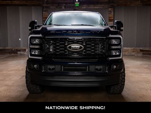 Used 2025 Ford F350 Lariat w/ Black Appearance Package image 4