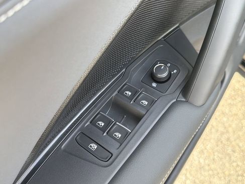 New 2026 Volkswagen Tiguan SE R-Line FWD image 25